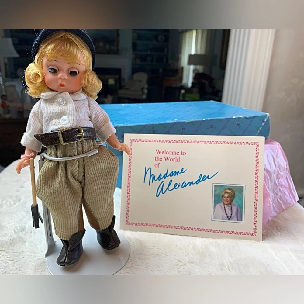 Vintage Madame Alexander Doll: Riding Habit - Picture 8 of 9